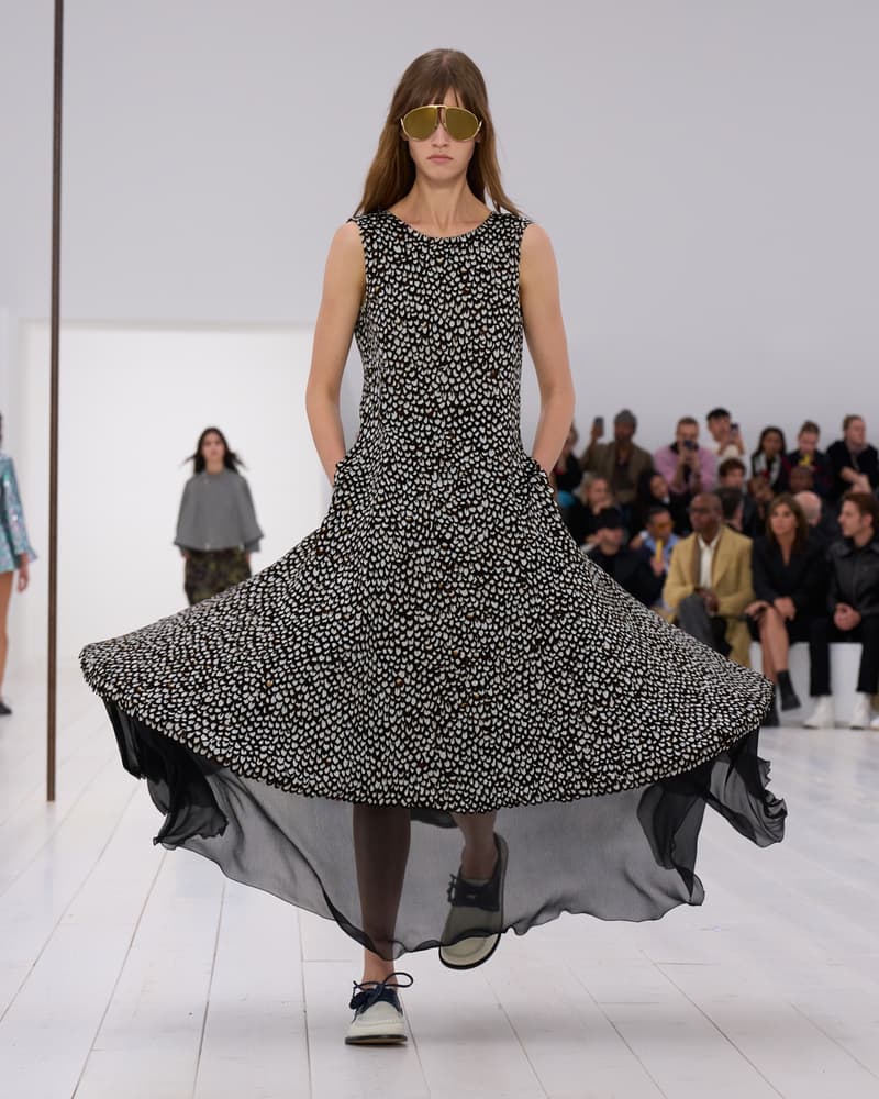 LOEWE 2025 春夏女裝系列大秀正式登場