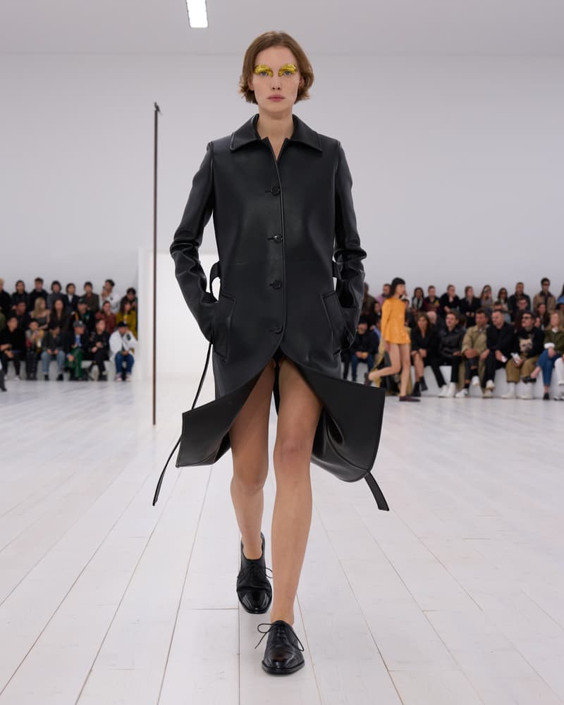 LOEWE 2025 春夏女裝系列大秀正式登場