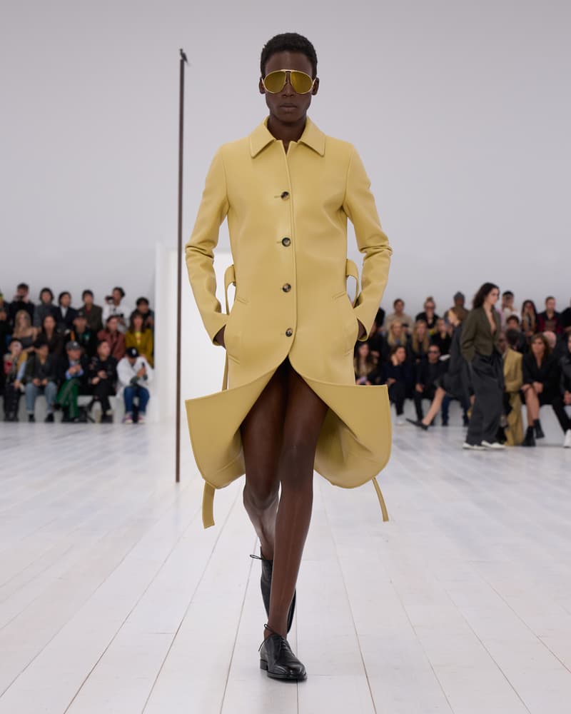 LOEWE 2025 春夏女裝系列大秀正式登場