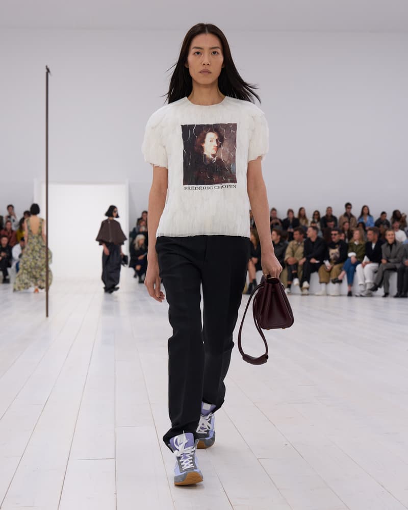 LOEWE 2025 春夏女裝系列大秀正式登場