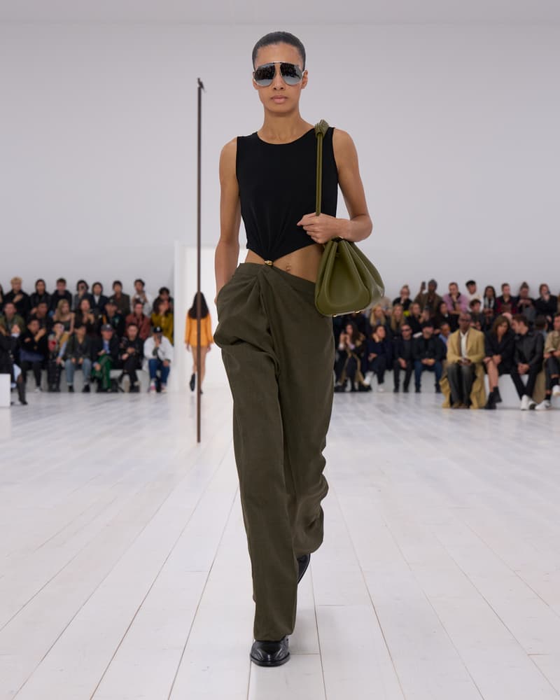 LOEWE 2025 春夏女裝系列大秀正式登場