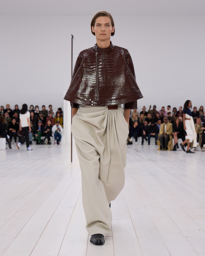 LOEWE 2025 春夏女裝系列大秀正式登場