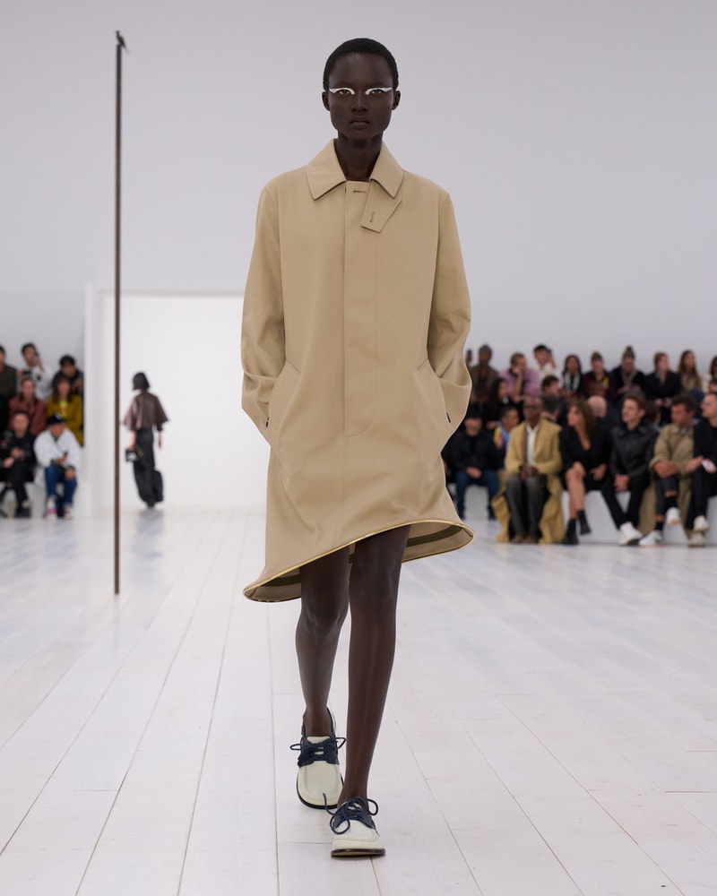 LOEWE 2025 春夏女裝系列大秀正式登場
