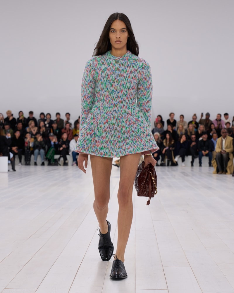 LOEWE 2025 春夏女裝系列大秀正式登場