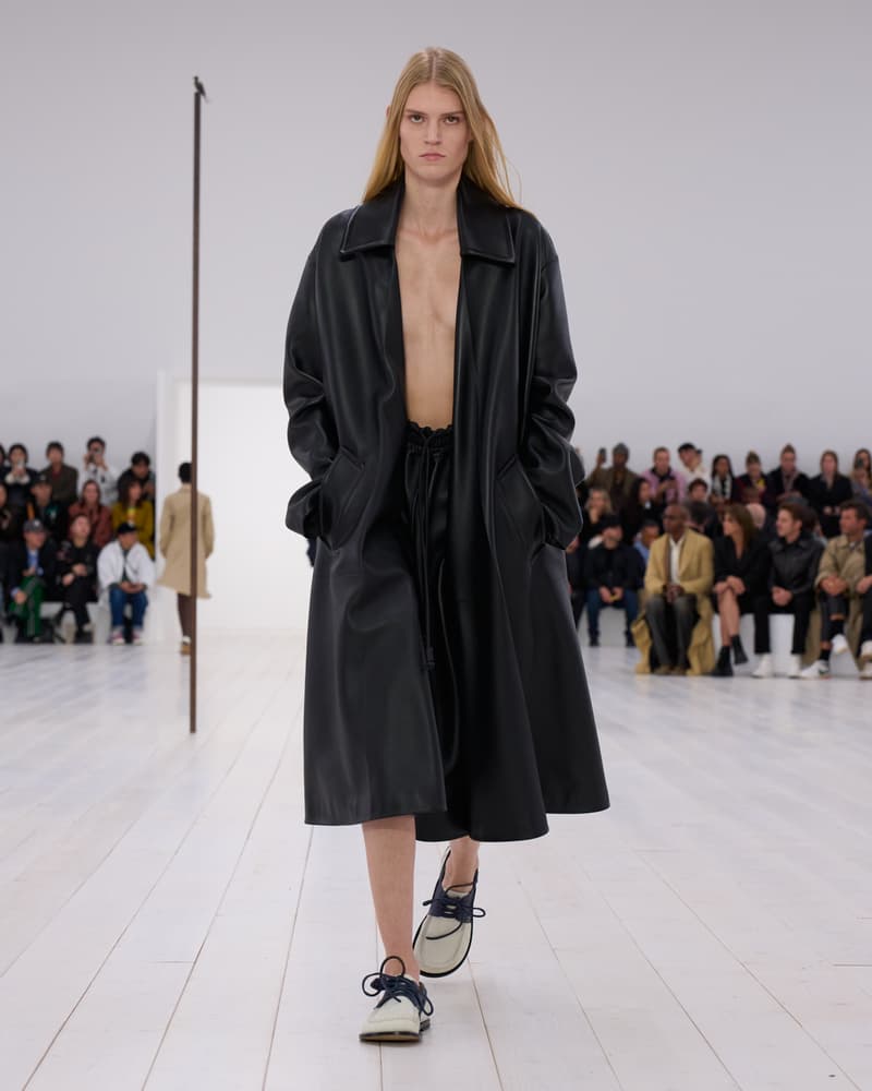 LOEWE 2025 春夏女裝系列大秀正式登場