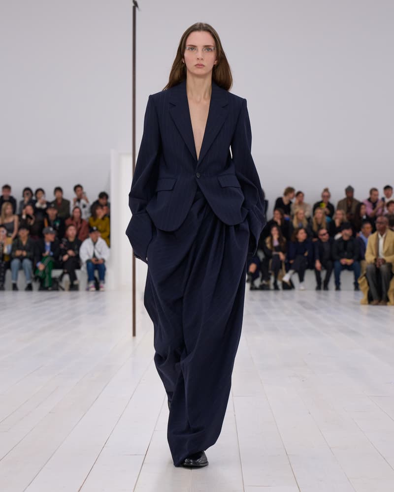 LOEWE 2025 春夏女裝系列大秀正式登場