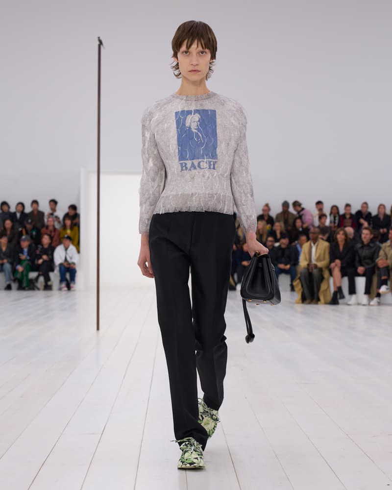 LOEWE 2025 春夏女裝系列大秀正式登場