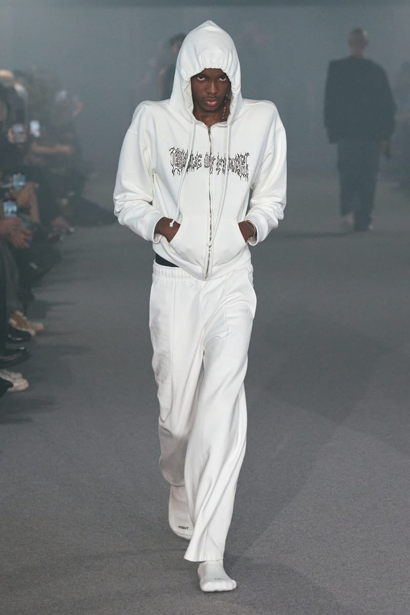 VETEMENTS 正式發佈 2025 全新春夏系列大秀