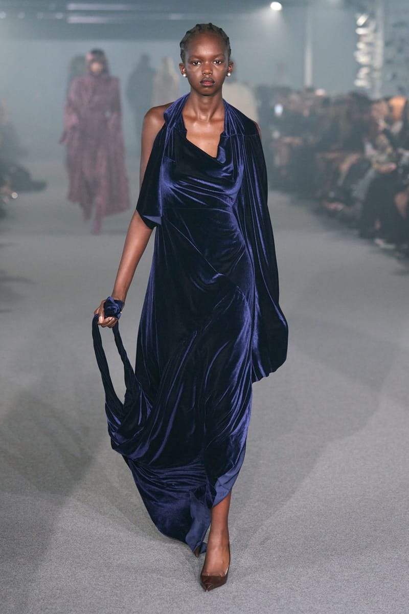VETEMENTS 正式發佈 2025 全新春夏系列大秀