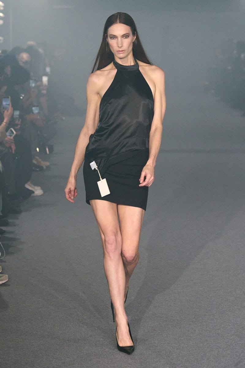 VETEMENTS 正式發佈 2025 全新春夏系列大秀