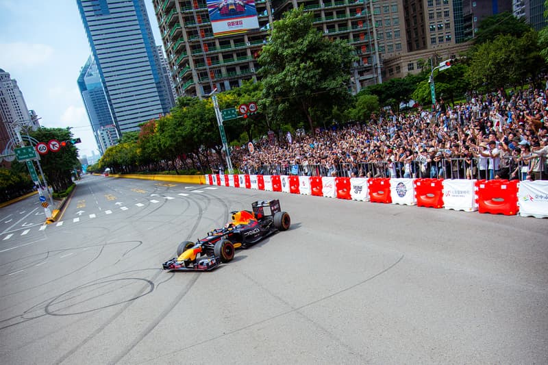 角田裕毅急速操駕,走進台灣首屆 Red Bull Showrun Formula 1 展演活動