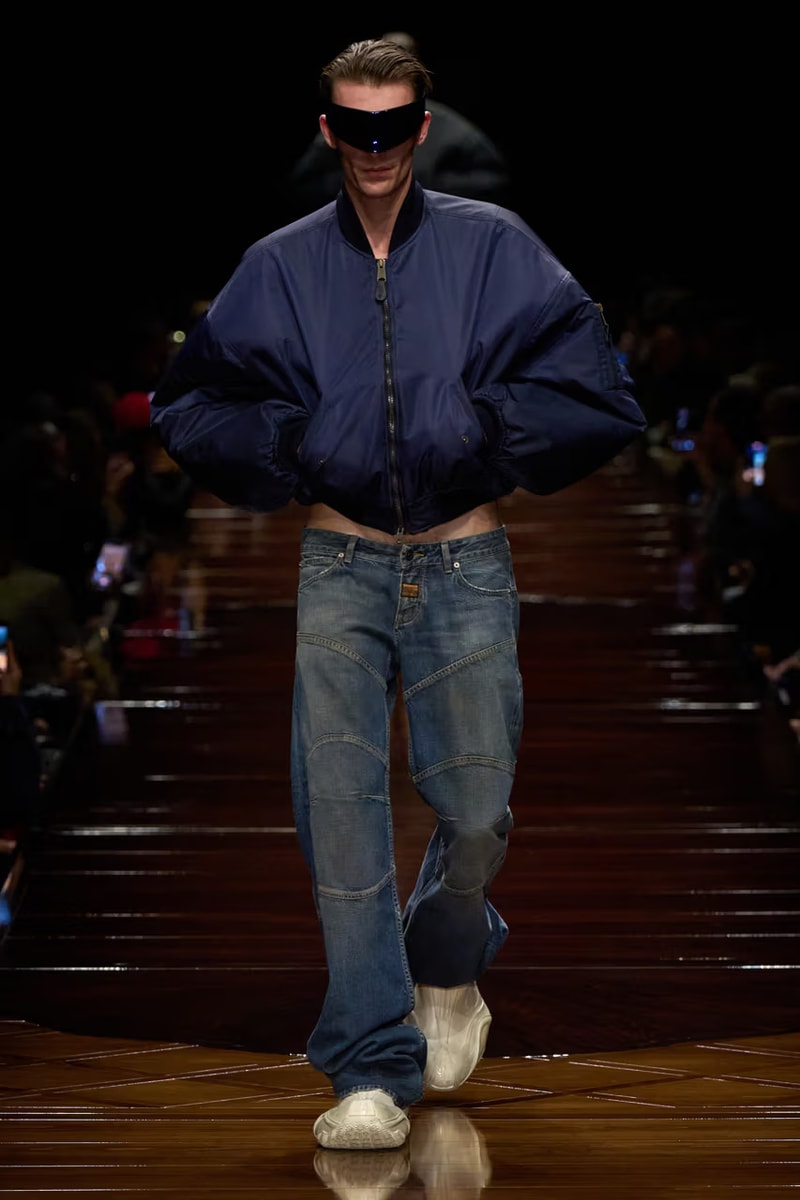 Balenciaga 2025 夏季系列大秀登場