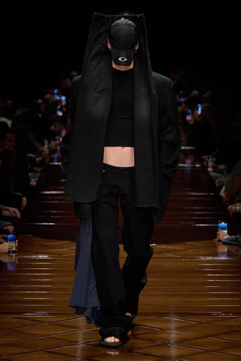 Balenciaga 2025 夏季系列大秀登場