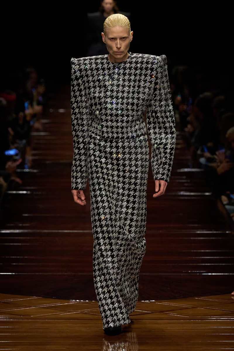 Balenciaga 2025 夏季系列大秀登場