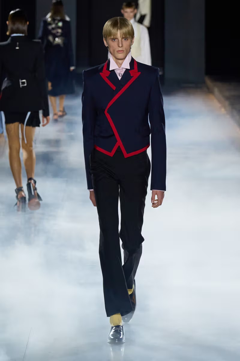 對於「班西女妖」的真身幻想！McQueen 2025 春夏系列大秀正式登場