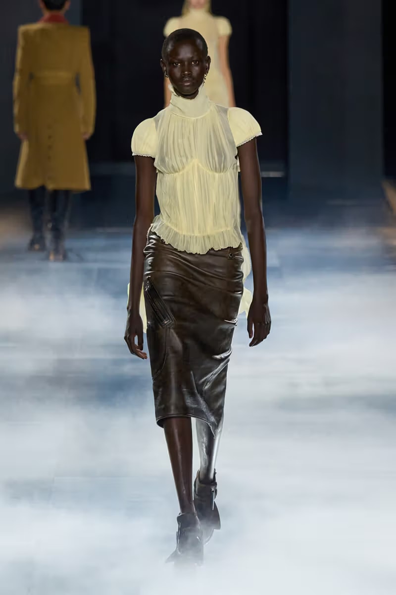 對於「班西女妖」的真身幻想！McQueen 2025 春夏系列大秀正式登場