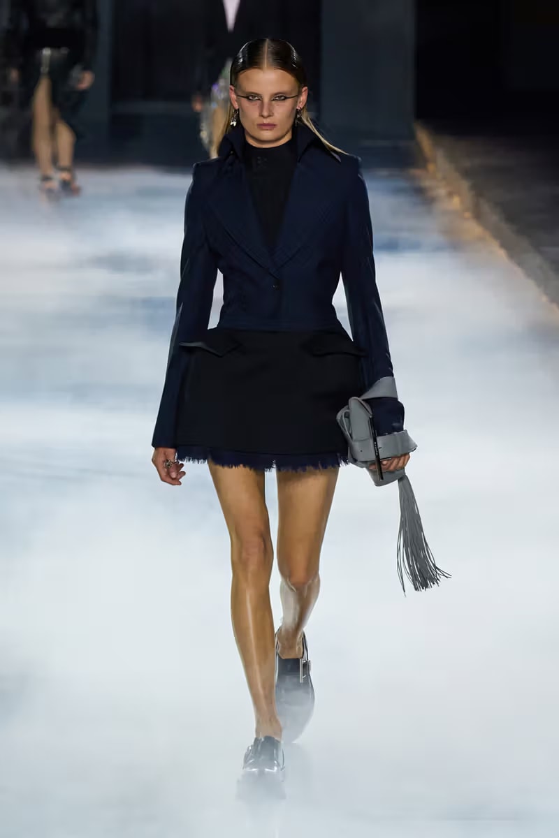 對於「班西女妖」的真身幻想！McQueen 2025 春夏系列大秀正式登場