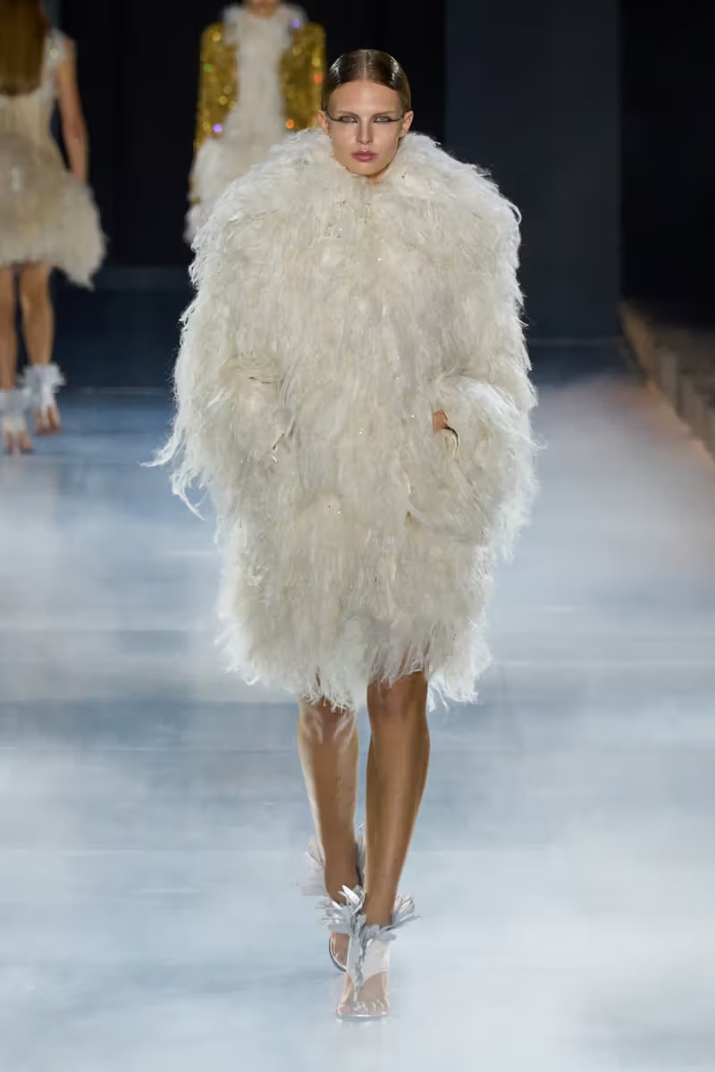 對於「班西女妖」的真身幻想！McQueen 2025 春夏系列大秀正式登場