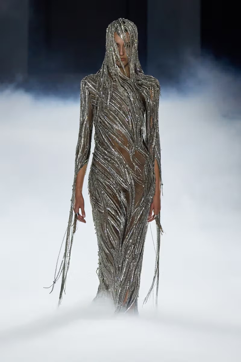 對於「班西女妖」的真身幻想！McQueen 2025 春夏系列大秀正式登場