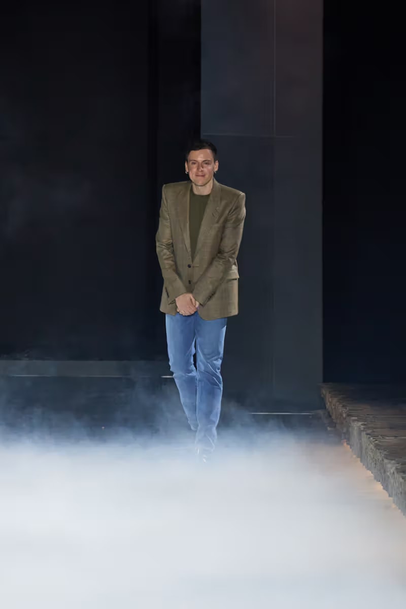對於「班西女妖」的真身幻想！McQueen 2025 春夏系列大秀正式登場