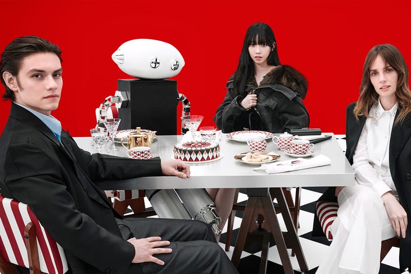 aespa 隊長 KARINA、Maya Hawke 演繹 Prada Holiday 系列形象廣告