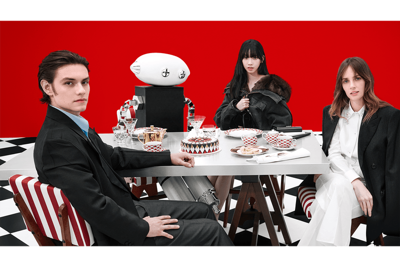 aespa 隊長 KARINA、Maya Hawke 演繹 Prada Holiday 系列形象廣告