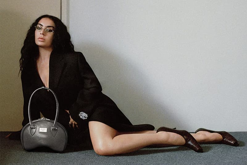 年度風雲人物!Charli XCX 演繹 Acne Studios 最新廣告大片