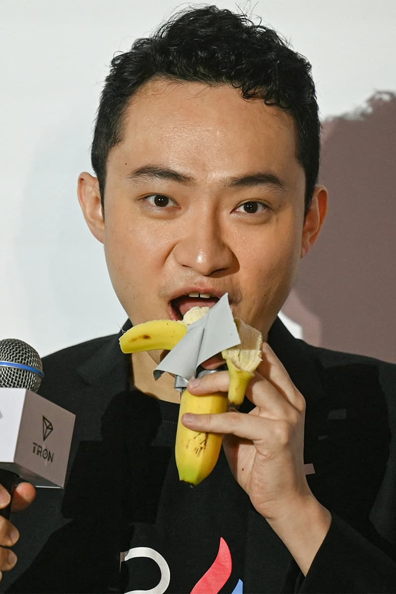 拍賣 $624 萬美元藝術品「膠帶香蕉」被當場食用