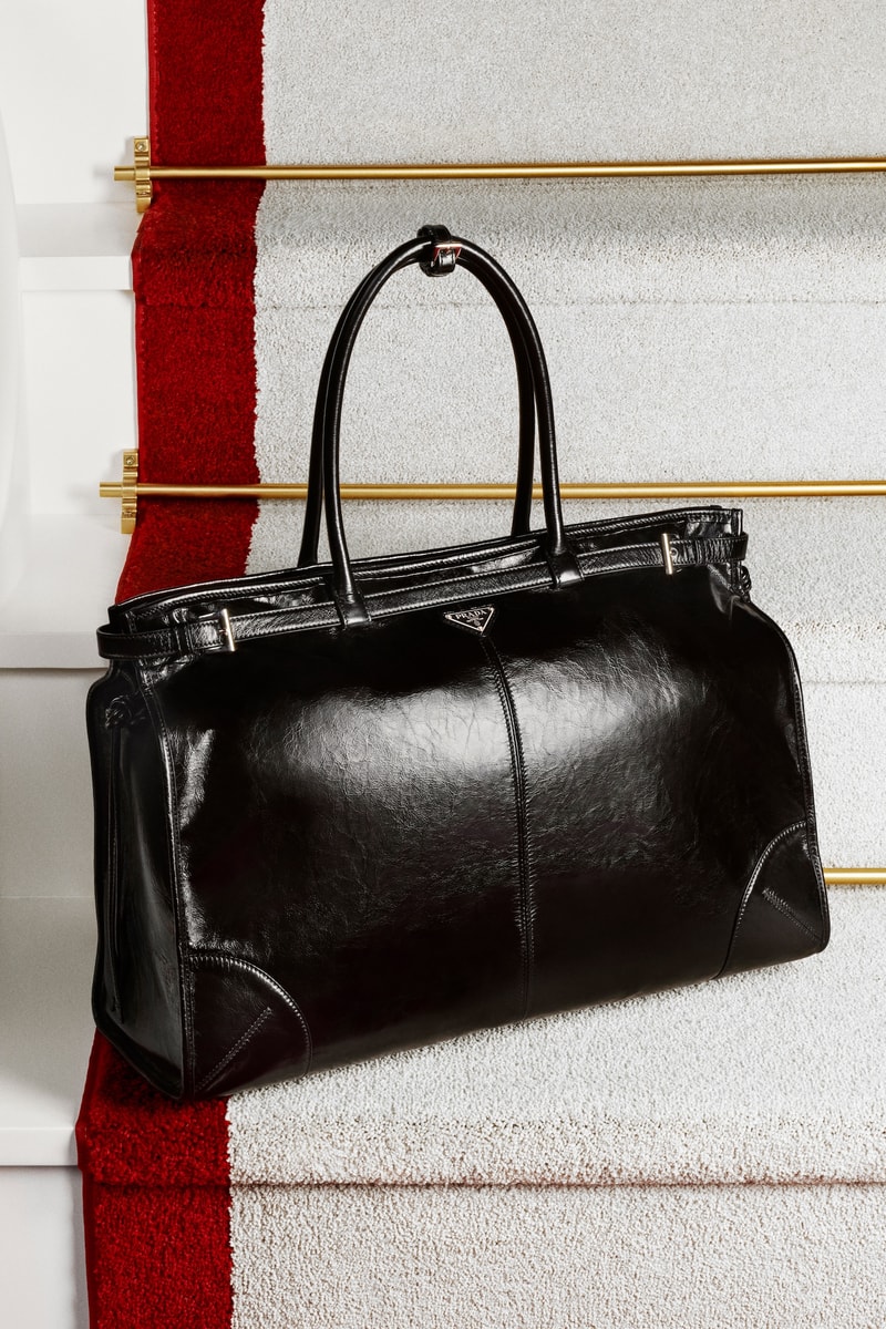 Prada 最新冬日節慶系列正式登場