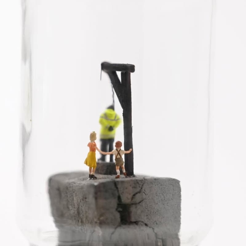 傳奇藝術家 Jimmy Cauty 最新個展《THE RISE AND FALL OF TOWERBLOCK1》正式開催