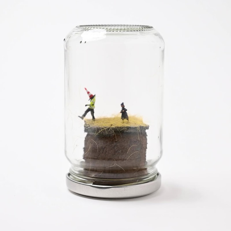 傳奇藝術家 Jimmy Cauty 最新個展《THE RISE AND FALL OF TOWERBLOCK1》正式開催