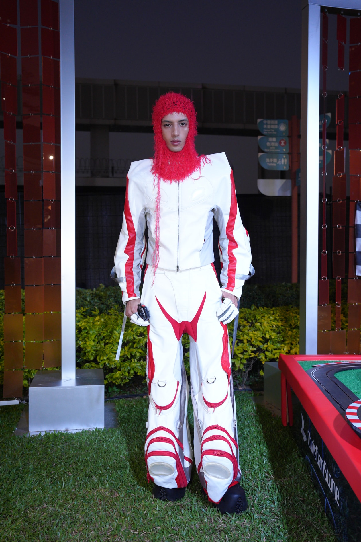 아시아 디자이너, 10인, 전시를, 패션 산업, 미래