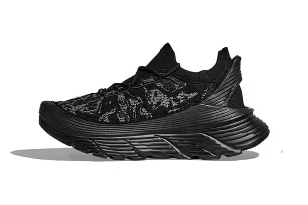 HOKA 人氣系列「Tech Stealth」推出全新農曆新年主題鞋款