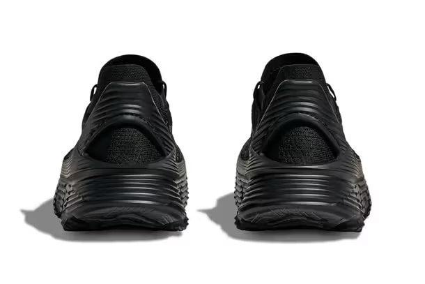 HOKA 人氣系列「Tech Stealth」推出全新農曆新年主題鞋款