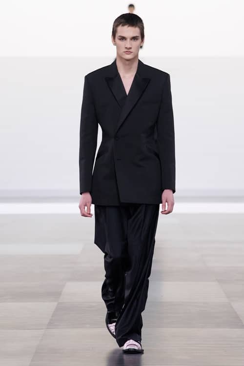 探索男裝的「蛻變」，Dior 2025 冬季男裝系列大秀
