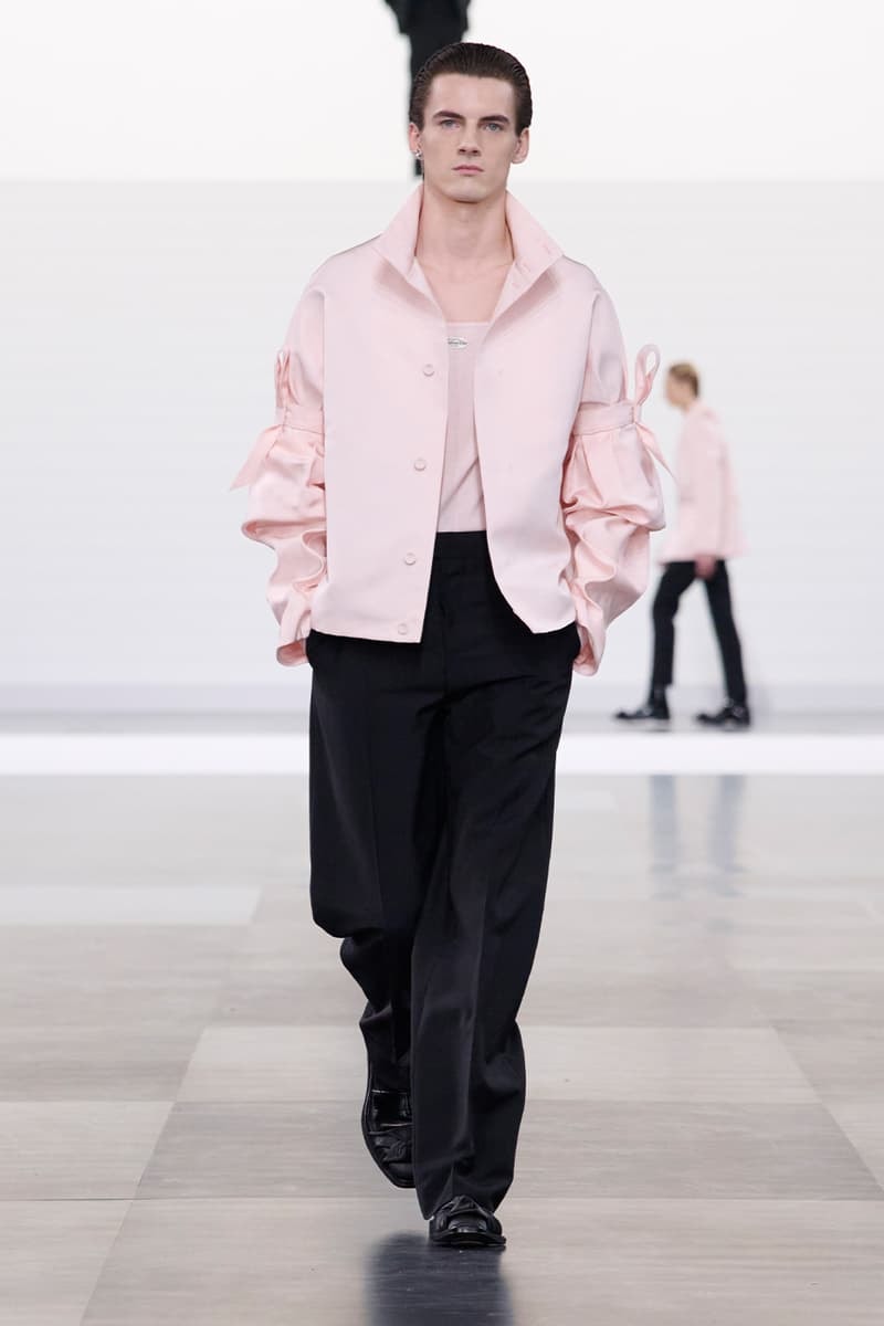 探索男裝的「蛻變」，Dior 2025 冬季男裝系列大秀