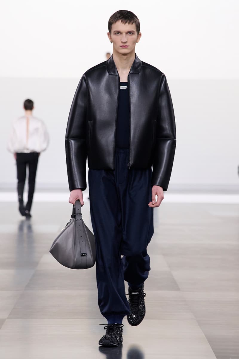 探索男裝的「蛻變」，Dior 2025 冬季男裝系列大秀