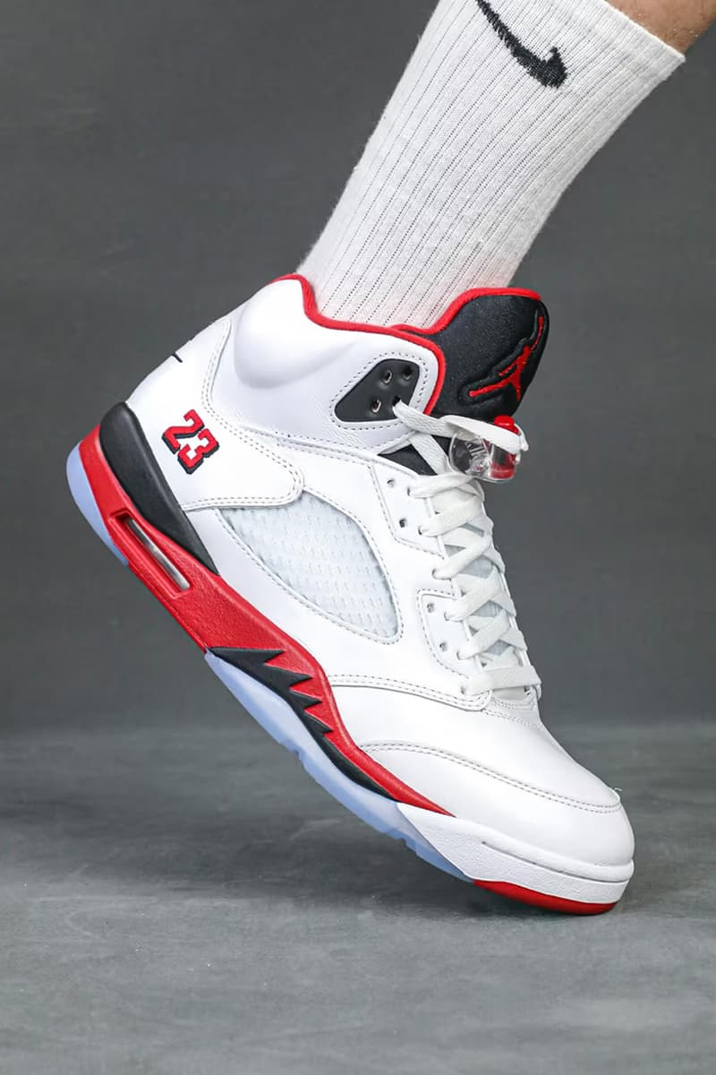 率先實著 Air Jordan 5 最新復刻配色「Fire Red」