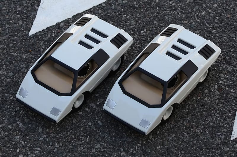 頂級玩具車 — Playforever 新款 UFO Colomba 科幻概念跑車