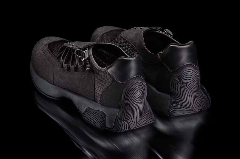 「騰雲駕霧」的輕盈感!HOMME PLISSÉ ISSEY MIYAKE 全新球鞋 BREEZE 正式登場
