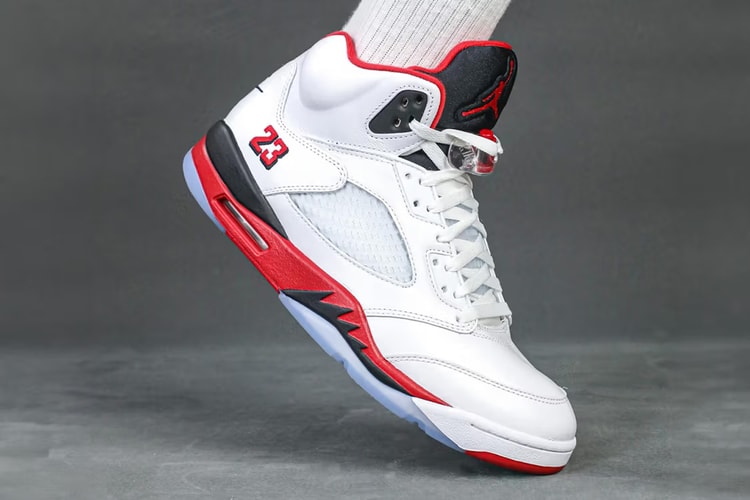 率先實著 Air Jordan 5 最新復刻配色「Fire Red」