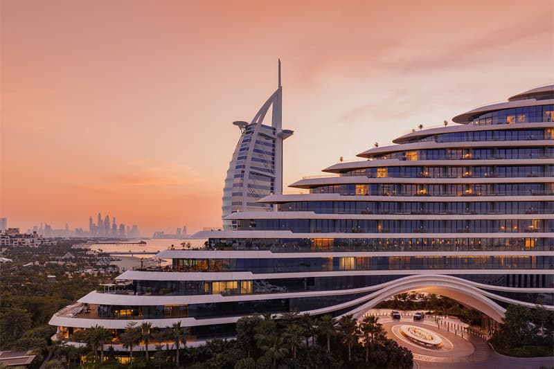 前衛的超級遊艇美學!杜拜 Jumeirah 卓美亞港灣酒店正式開幕