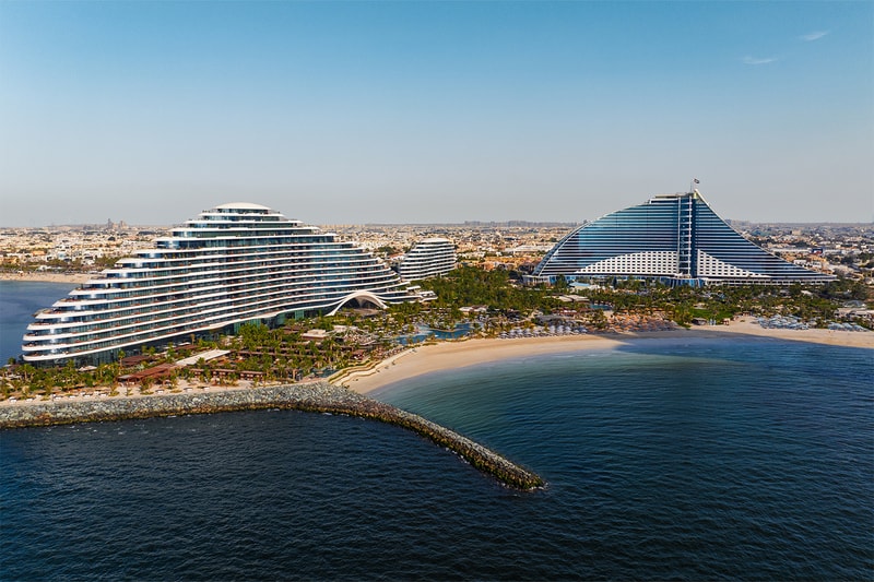 前衛的超級遊艇美學！杜拜 Jumeirah 卓美亞港灣酒店正式開幕