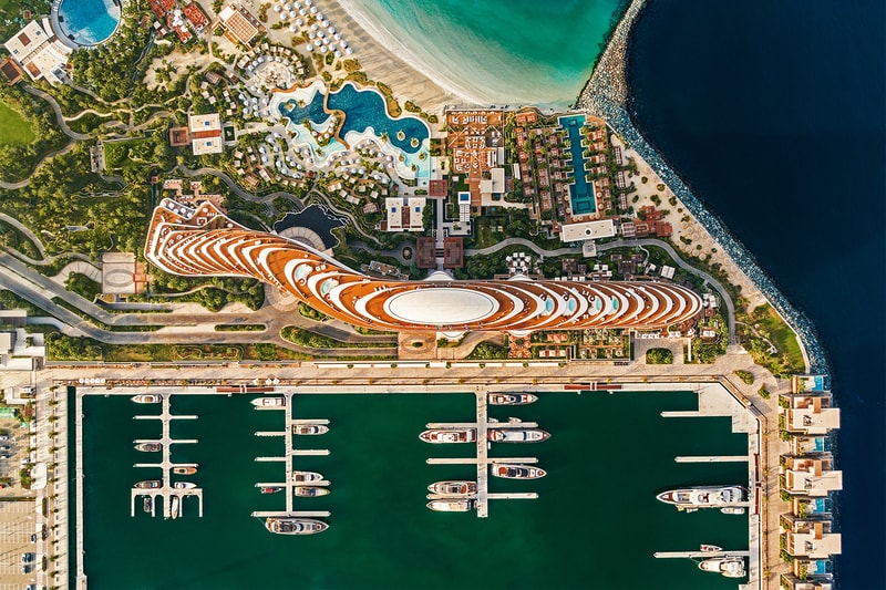 前衛的超級遊艇美學！杜拜 Jumeirah 卓美亞港灣酒店正式開幕