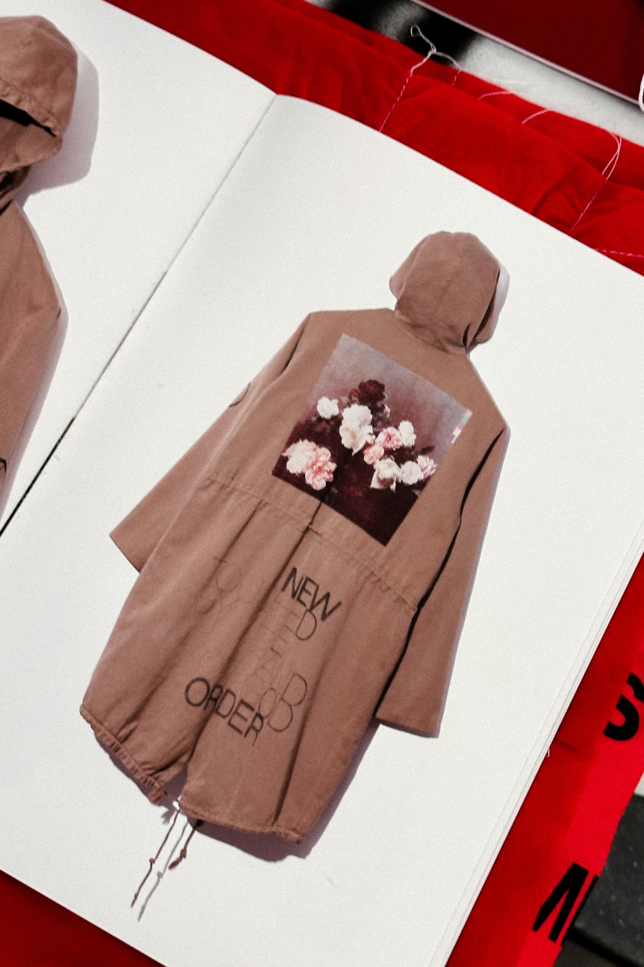 從 Margiela 到 Raf Simons，專訪主理人 Wallace 挖掘時裝背後的文化價值和傳承。
