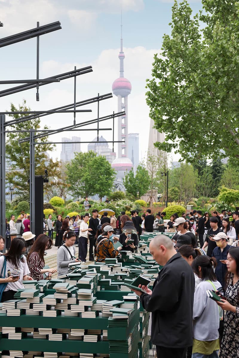 Bottega Veneta《一場詩意的對話》詩歌互動裝置於上海揭幕