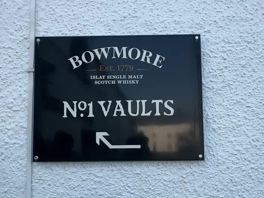 Hypebeast Visits: 艾雷島最古老酒廠 – Bowmore 波摩單一麥芽威士忌
