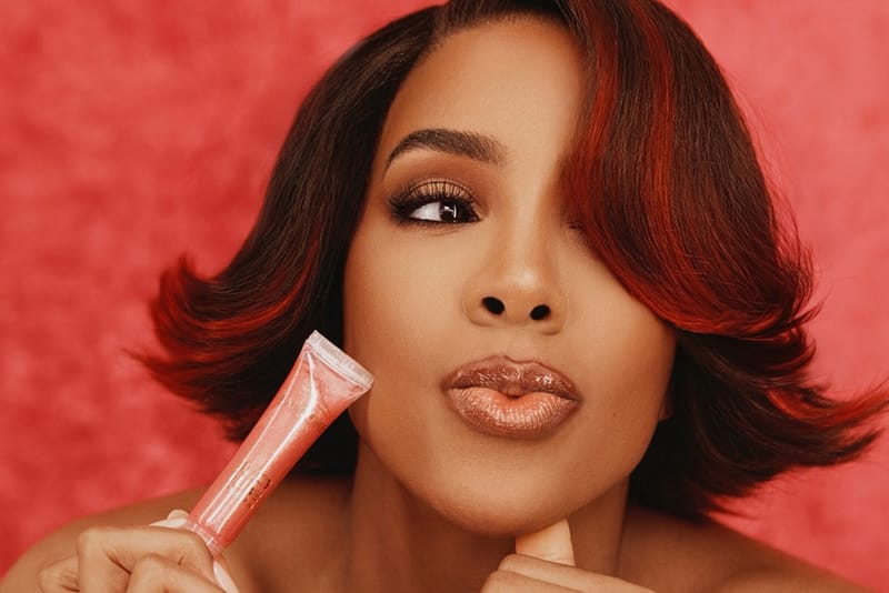 Kelly Rowland 借鏡 Y2K 懷舊潮流 推出 Lancôme 全新彩妝宣傳