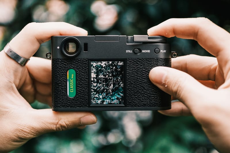 FUJIFILM 推出全新「X half」輕巧型數碼相機 FUJIFILM X-HF1