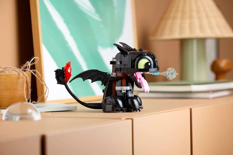 LEGO 推出全新《馴龍高手/馴龍記》「Toothless」積木套裝